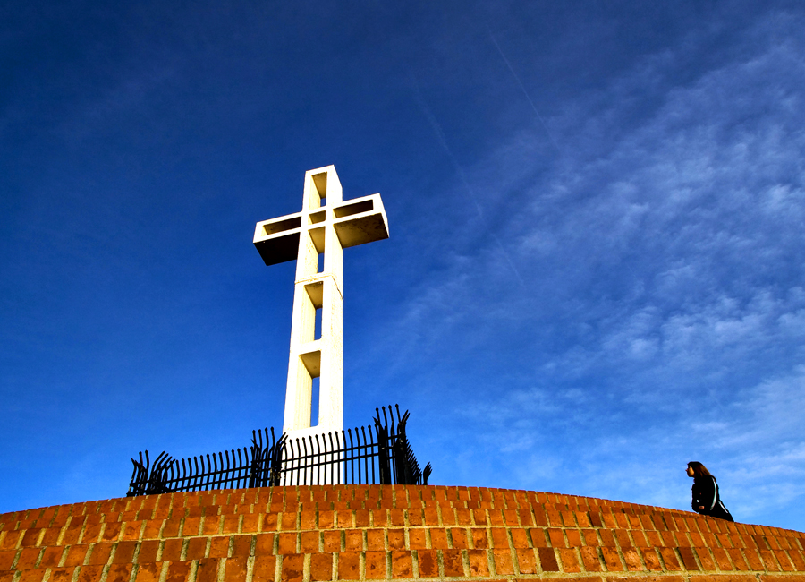 Mt. Soledad cross supporters make final cry for battle